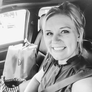 Meet your Posher, Caitlin